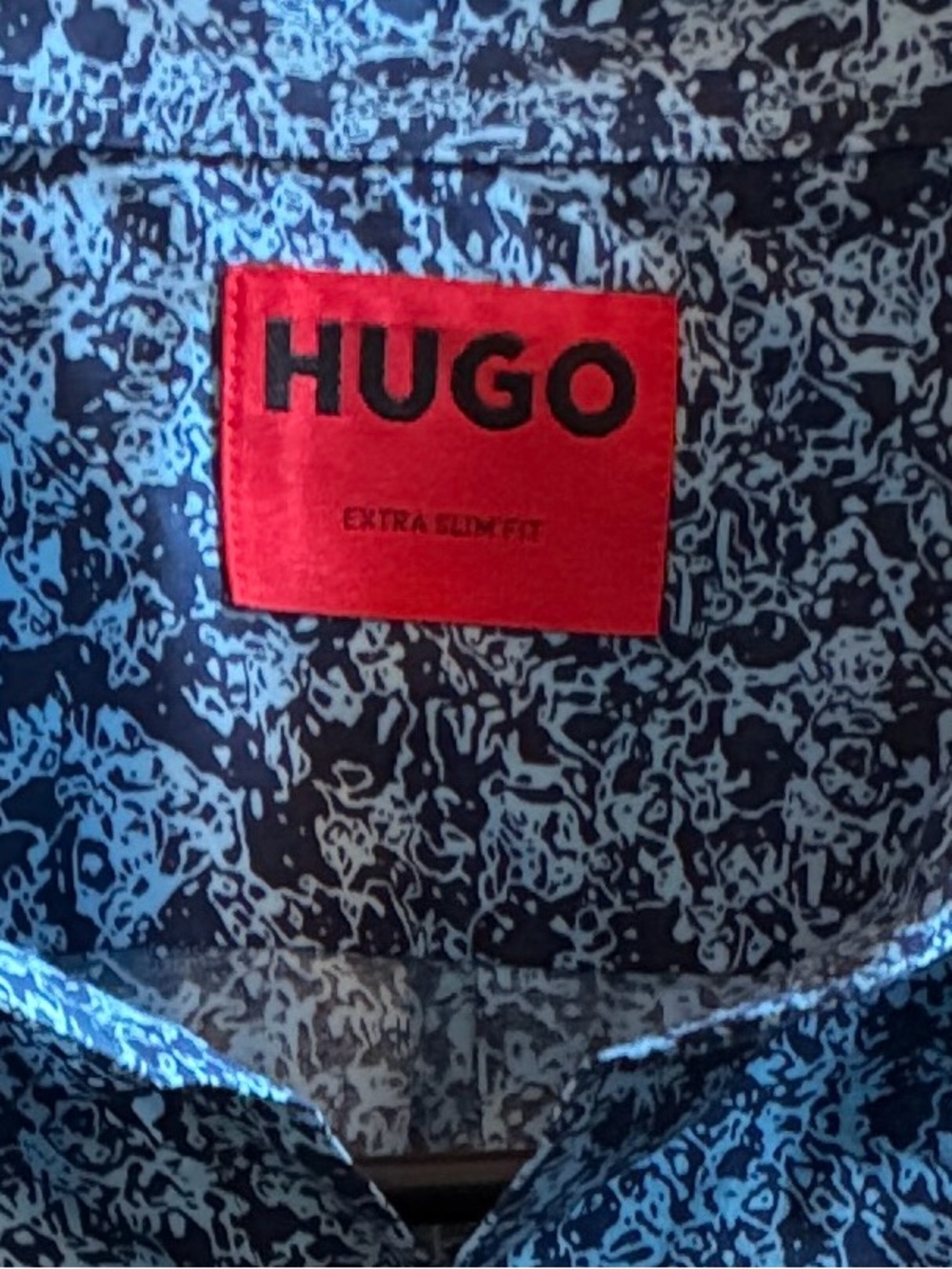 Hugo Boss Men's Navy and Light Blue Micro-Print Button-Down Shirt - Picture 4 of 5